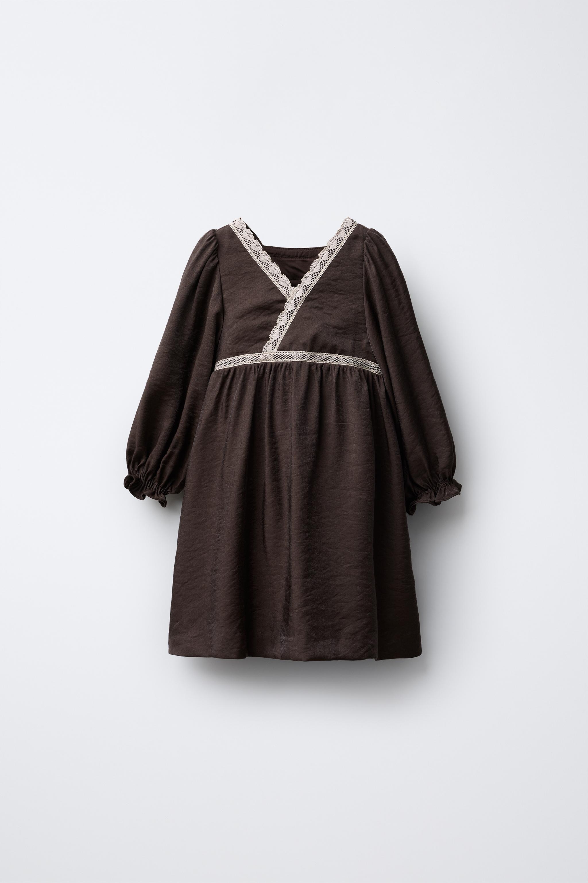 ROBE SATINÉE DENTELLE CONTRASTE